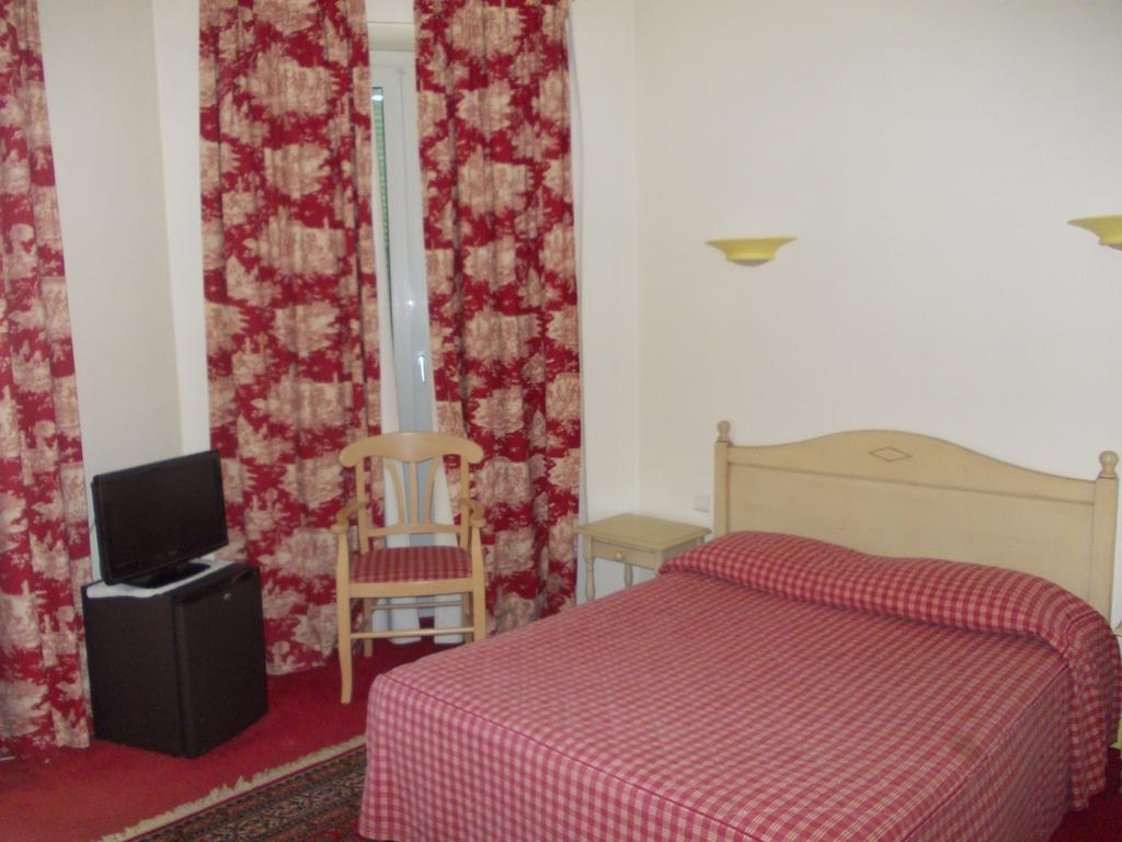Hotel Marcellin Beaulieu-sur-Mer Ruang foto
